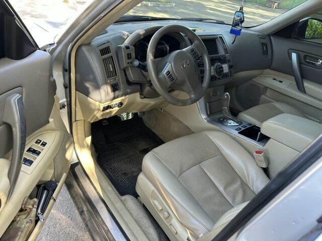 Серый Инфинити FX 35, объемом двигателя 3.5 л и пробегом 220 тыс. км за 9000 $, фото 11 на Automoto.ua