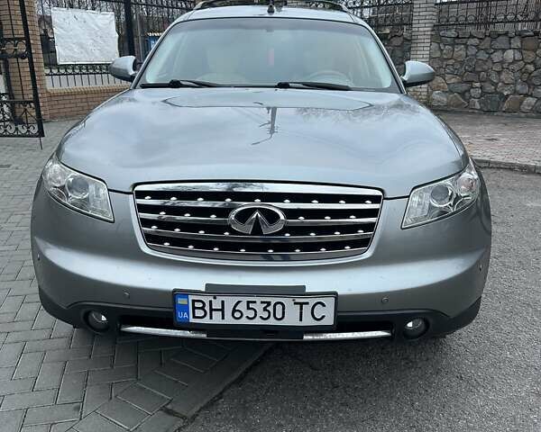 Серый Инфинити FX 35, объемом двигателя 3.5 л и пробегом 214 тыс. км за 8800 $, фото 3 на Automoto.ua