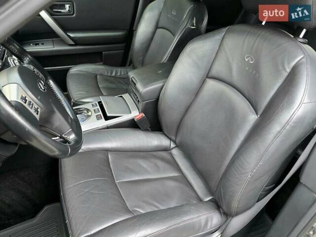 Серый Инфинити FX 35, объемом двигателя 3.5 л и пробегом 168 тыс. км за 8900 $, фото 14 на Automoto.ua