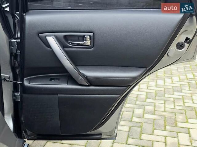 Серый Инфинити FX 35, объемом двигателя 3.5 л и пробегом 168 тыс. км за 8900 $, фото 21 на Automoto.ua