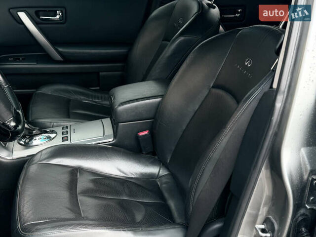 Серый Инфинити FX 35, объемом двигателя 3.5 л и пробегом 185 тыс. км за 7950 $, фото 20 на Automoto.ua