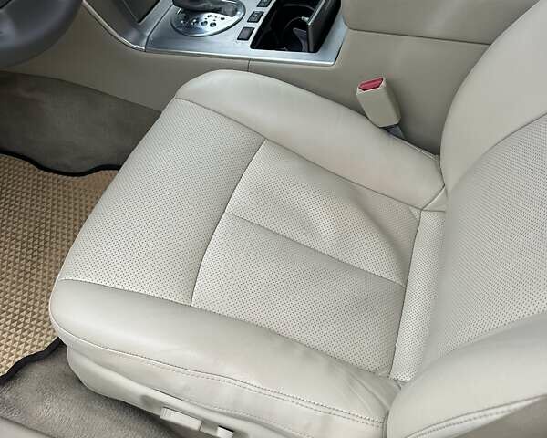 Серый Инфинити FX 35, объемом двигателя 3.5 л и пробегом 214 тыс. км за 8800 $, фото 7 на Automoto.ua