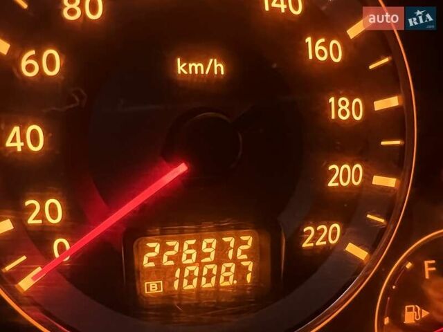 Сірий Інфініті FX 35, об'ємом двигуна 3.5 л та пробігом 226 тис. км за 8600 $, фото 5 на Automoto.ua