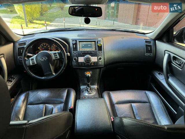 Серый Инфинити FX 35, объемом двигателя 3.5 л и пробегом 280 тыс. км за 7700 $, фото 13 на Automoto.ua