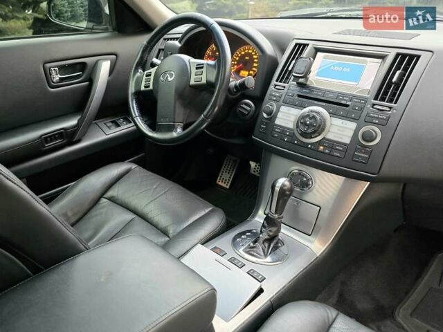 Серый Инфинити FX 35, объемом двигателя 3.5 л и пробегом 168 тыс. км за 8900 $, фото 28 на Automoto.ua