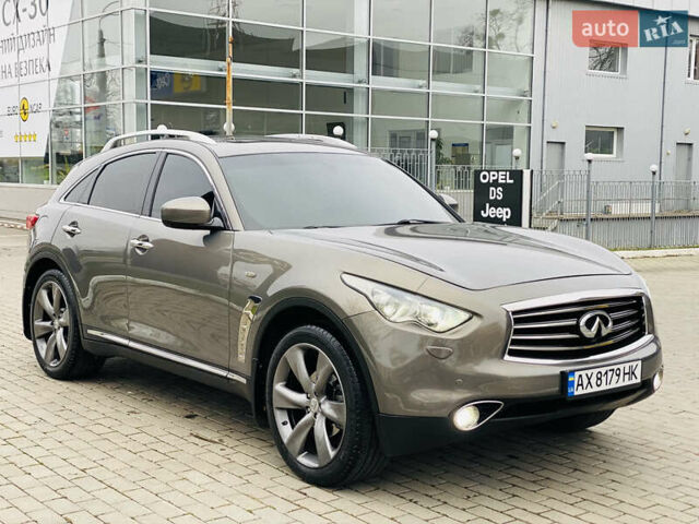 Серый Инфинити FX 35, объемом двигателя 3.5 л и пробегом 257 тыс. км за 11999 $, фото 11 на Automoto.ua