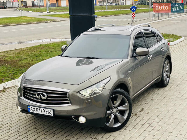 Серый Инфинити FX 35, объемом двигателя 3.5 л и пробегом 257 тыс. км за 11999 $, фото 24 на Automoto.ua