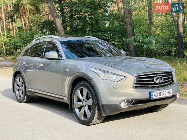 Серый Инфинити FX 35, объемом двигателя 3.5 л и пробегом 255 тыс. км за 11900 $, фото 15 на Automoto.ua