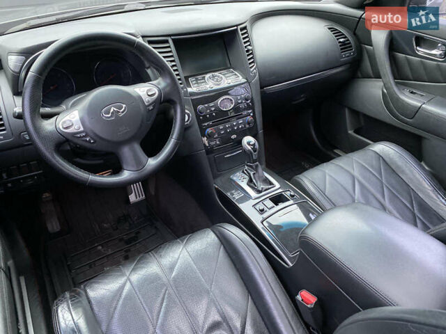 Серый Инфинити FX 35, объемом двигателя 3.5 л и пробегом 257 тыс. км за 11999 $, фото 18 на Automoto.ua
