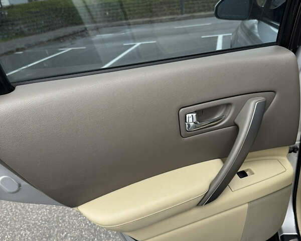 Серый Инфинити FX 35, объемом двигателя 3.5 л и пробегом 128 тыс. км за 10700 $, фото 17 на Automoto.ua