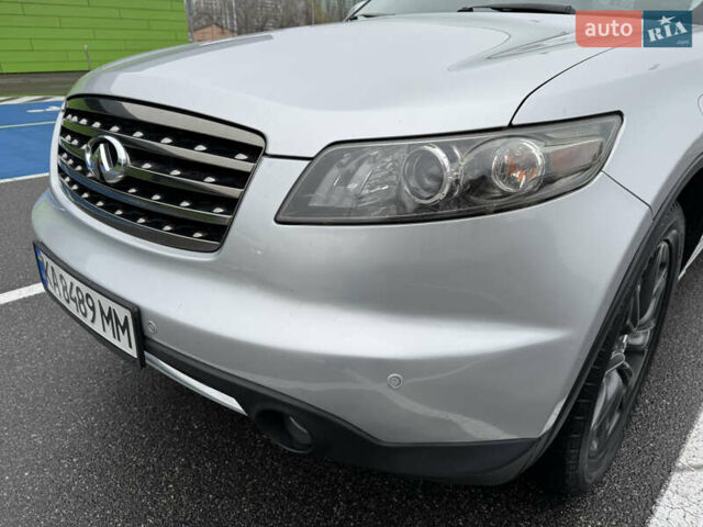 Серый Инфинити FX 35, объемом двигателя 3.5 л и пробегом 128 тыс. км за 10700 $, фото 10 на Automoto.ua