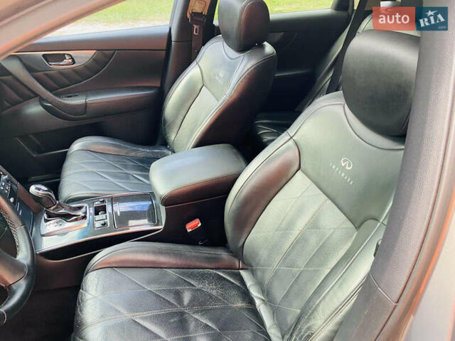 Серый Инфинити FX 35, объемом двигателя 3.5 л и пробегом 255 тыс. км за 11900 $, фото 39 на Automoto.ua