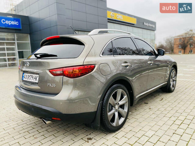 Серый Инфинити FX 35, объемом двигателя 3.5 л и пробегом 257 тыс. км за 11999 $, фото 28 на Automoto.ua