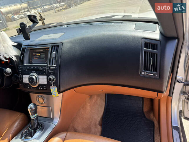 Сірий Інфініті FX 35, об'ємом двигуна 3.5 л та пробігом 218 тис. км за 9500 $, фото 3 на Automoto.ua