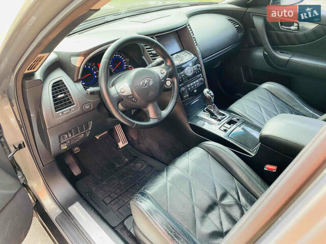 Серый Инфинити FX 35, объемом двигателя 3.5 л и пробегом 255 тыс. км за 11900 $, фото 35 на Automoto.ua