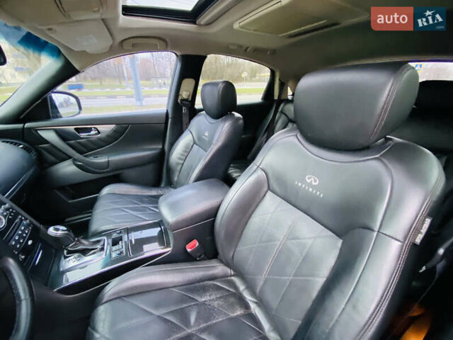 Серый Инфинити FX 35, объемом двигателя 3.5 л и пробегом 257 тыс. км за 11999 $, фото 6 на Automoto.ua
