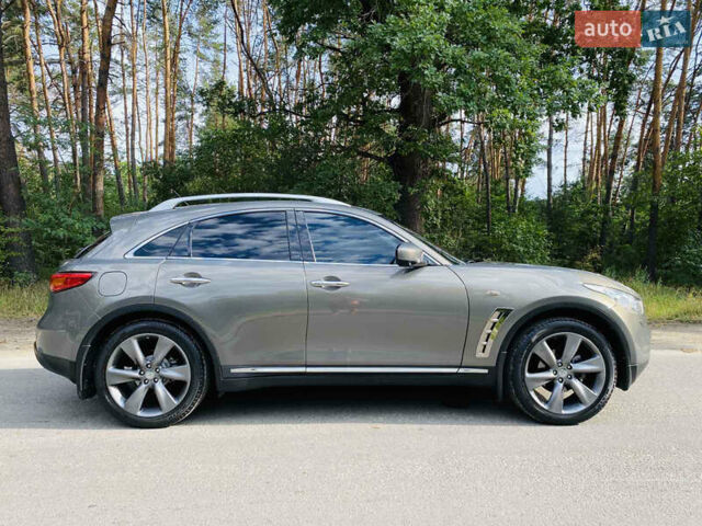 Серый Инфинити FX 35, объемом двигателя 3.5 л и пробегом 255 тыс. км за 11900 $, фото 26 на Automoto.ua