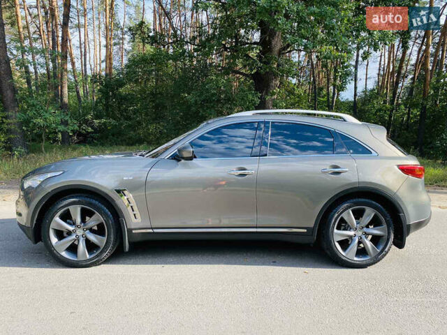 Серый Инфинити FX 35, объемом двигателя 3.5 л и пробегом 255 тыс. км за 11900 $, фото 3 на Automoto.ua