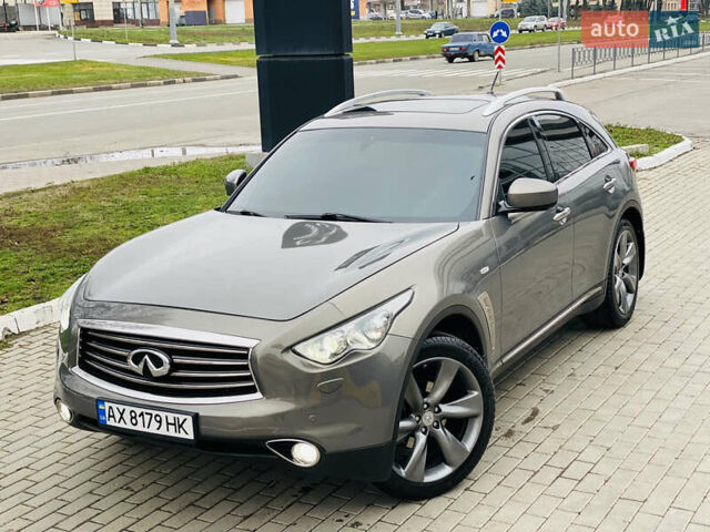 Серый Инфинити FX 35, объемом двигателя 3.5 л и пробегом 257 тыс. км за 11999 $, фото 3 на Automoto.ua