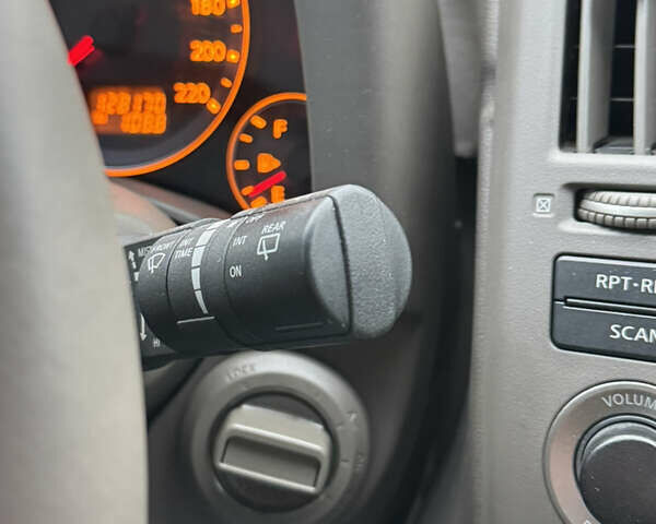 Серый Инфинити FX 35, объемом двигателя 3.5 л и пробегом 128 тыс. км за 10700 $, фото 32 на Automoto.ua