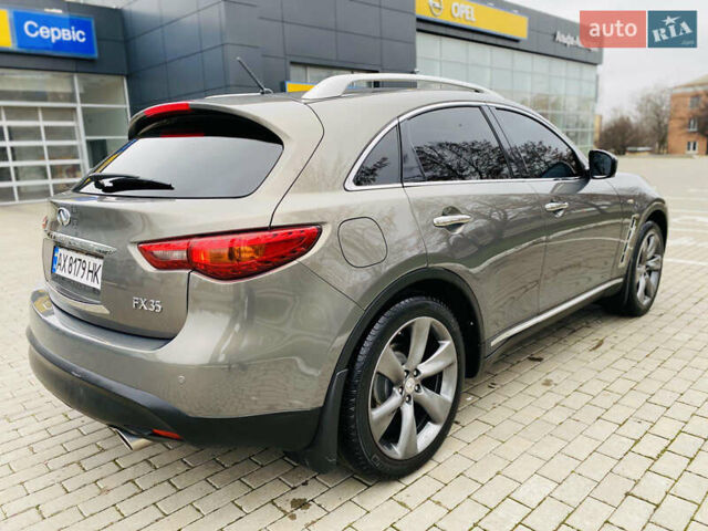 Серый Инфинити FX 35, объемом двигателя 3.5 л и пробегом 257 тыс. км за 11999 $, фото 8 на Automoto.ua