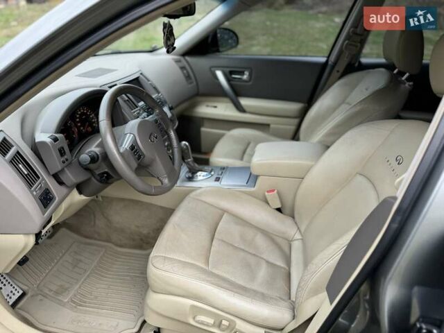 Сірий Інфініті FX 35, об'ємом двигуна 3.5 л та пробігом 205 тис. км за 8950 $, фото 11 на Automoto.ua