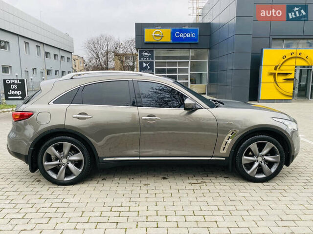 Серый Инфинити FX 35, объемом двигателя 3.5 л и пробегом 257 тыс. км за 11999 $, фото 7 на Automoto.ua