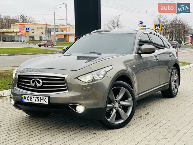 Серый Инфинити FX 35, объемом двигателя 3.5 л и пробегом 257 тыс. км за 11999 $, фото 4 на Automoto.ua
