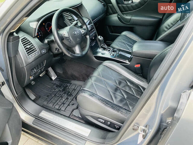 Серый Инфинити FX 35, объемом двигателя 3.5 л и пробегом 257 тыс. км за 11999 $, фото 34 на Automoto.ua