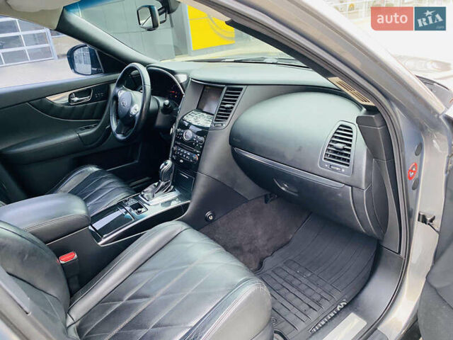 Серый Инфинити FX 35, объемом двигателя 3.5 л и пробегом 257 тыс. км за 11999 $, фото 30 на Automoto.ua