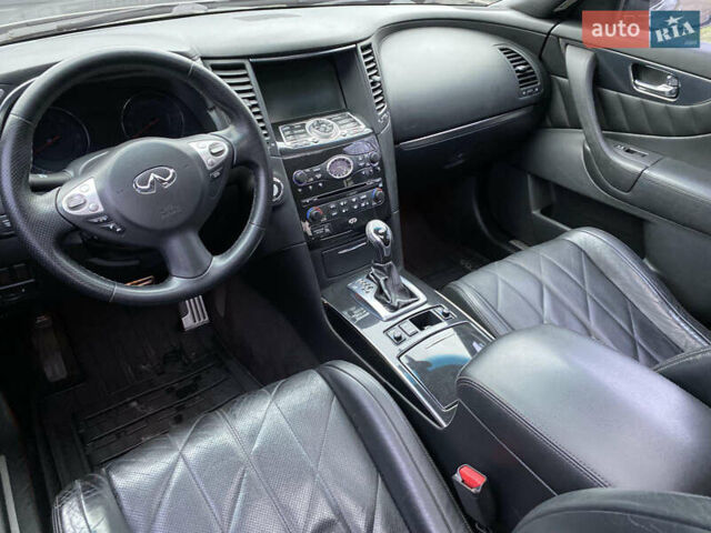 Серый Инфинити FX 35, объемом двигателя 3.5 л и пробегом 257 тыс. км за 11999 $, фото 13 на Automoto.ua