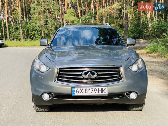 Серый Инфинити FX 35, объемом двигателя 3.5 л и пробегом 255 тыс. км за 11900 $, фото 22 на Automoto.ua