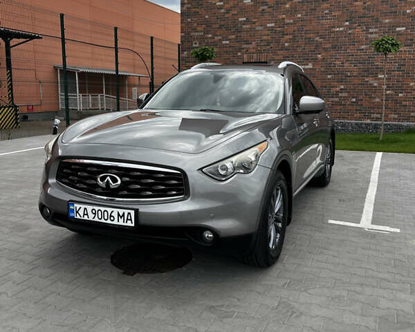 Сірий Інфініті FX 35, об'ємом двигуна 3.5 л та пробігом 200 тис. км за 12000 $, фото 5 на Automoto.ua