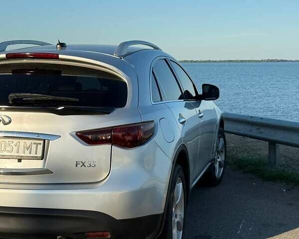 Сірий Інфініті FX 35, об'ємом двигуна 3.5 л та пробігом 157 тис. км за 13500 $, фото 3 на Automoto.ua