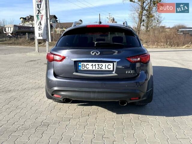 Серый Инфинити FX 35, объемом двигателя 3.5 л и пробегом 300 тыс. км за 11000 $, фото 4 на Automoto.ua