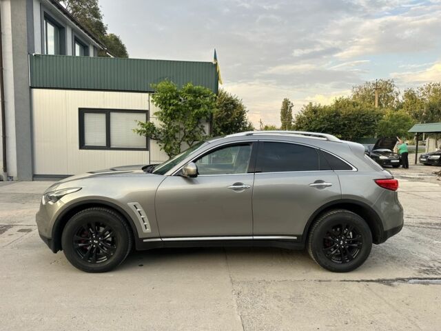 Серый Инфинити FX 35, объемом двигателя 3.5 л и пробегом 293 тыс. км за 12000 $, фото 3 на Automoto.ua