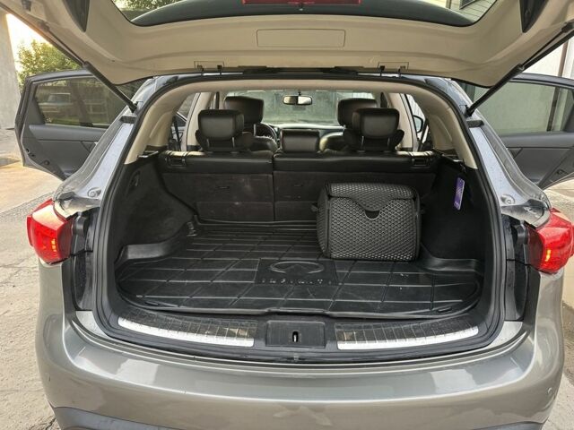 Серый Инфинити FX 35, объемом двигателя 3.5 л и пробегом 293 тыс. км за 12000 $, фото 12 на Automoto.ua