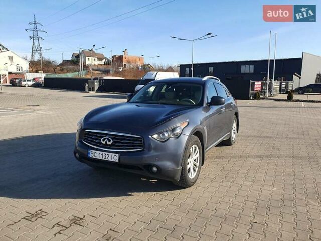 Серый Инфинити FX 35, объемом двигателя 3.5 л и пробегом 300 тыс. км за 11000 $, фото 5 на Automoto.ua