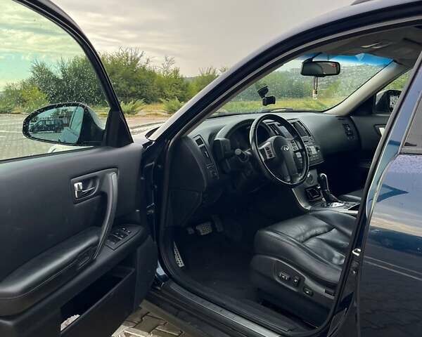 Синий Инфинити FX 35, объемом двигателя 3.5 л и пробегом 195 тыс. км за 9000 $, фото 5 на Automoto.ua