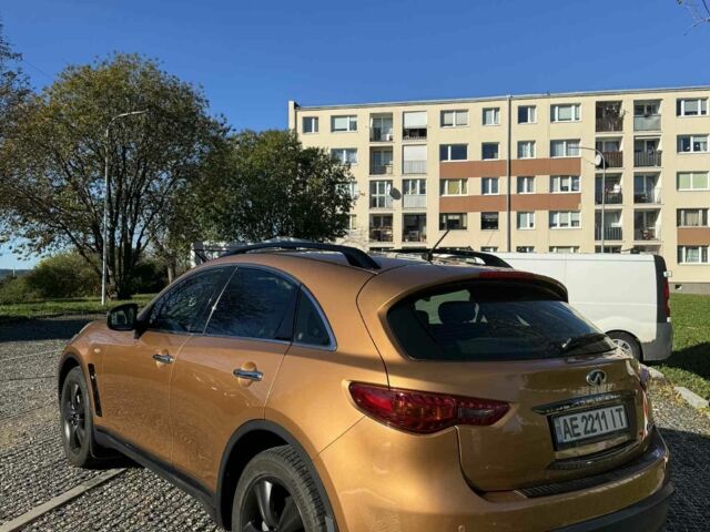 Инфинити FX 35 2008 в Днепре (Днепропетровске) на Automoto.ua Оранжевый Инфинити FX 35, объемом двигателя 3.5 л и пробегом 235 тыс. км за 12999 $, фото 2 на Automoto.ua