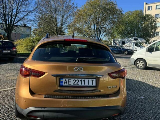 Инфинити FX 35 2008 в Днепре (Днепропетровске) на Automoto.ua Оранжевый Инфинити FX 35, объемом двигателя 3.5 л и пробегом 235 тыс. км за 12999 $, фото 3 на Automoto.ua