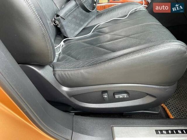 Оранжевый Инфинити FX 35, объемом двигателя 3.5 л и пробегом 150 тыс. км за 11400 $, фото 8 на Automoto.ua