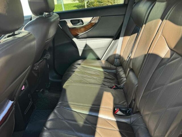 Инфинити FX 35 2008 в Днепре (Днепропетровске) на Automoto.ua Оранжевый Инфинити FX 35, объемом двигателя 3.5 л и пробегом 235 тыс. км за 12999 $, фото 7 на Automoto.ua