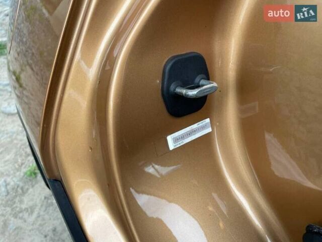 Оранжевый Инфинити FX 35, объемом двигателя 3.5 л и пробегом 150 тыс. км за 11400 $, фото 2 на Automoto.ua