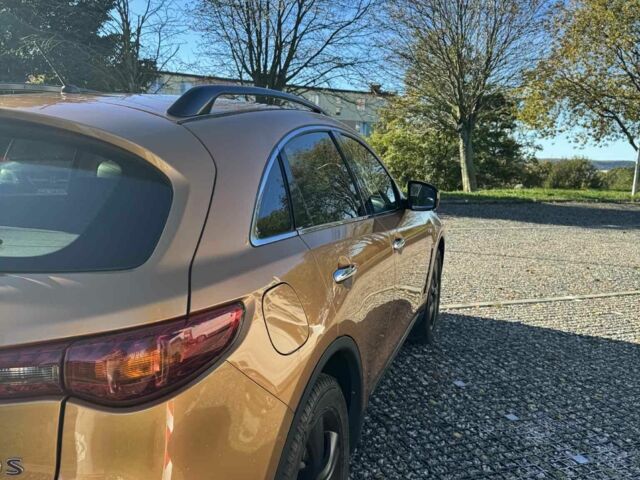 Инфинити FX 35 2008 в Днепре (Днепропетровске) на Automoto.ua Оранжевый Инфинити FX 35, объемом двигателя 3.5 л и пробегом 235 тыс. км за 12999 $, фото 1 на Automoto.ua