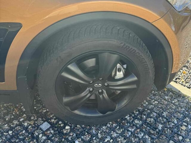 Инфинити FX 35 2008 в Днепре (Днепропетровске) на Automoto.ua Оранжевый Инфинити FX 35, объемом двигателя 3.5 л и пробегом 235 тыс. км за 12999 $, фото 4 на Automoto.ua