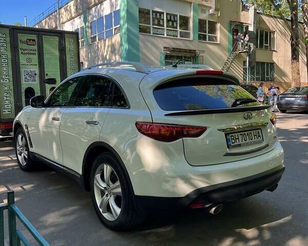 Білий Інфініті FX 37, об'ємом двигуна 3.7 л та пробігом 190 тис. км за 12600 $, фото 3 на Automoto.ua