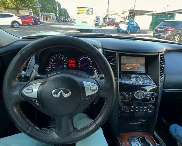 Білий Інфініті FX 37, об'ємом двигуна 3.7 л та пробігом 190 тис. км за 12600 $, фото 7 на Automoto.ua