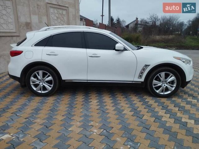 Белый Инфинити FX 37, объемом двигателя 3.7 л и пробегом 265 тыс. км за 12900 $, фото 9 на Automoto.ua