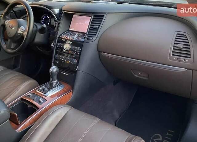 Белый Инфинити FX 37, объемом двигателя 3.7 л и пробегом 160 тыс. км за 14900 $, фото 15 на Automoto.ua